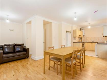 3 Bed Flat, Moscow Road, W2