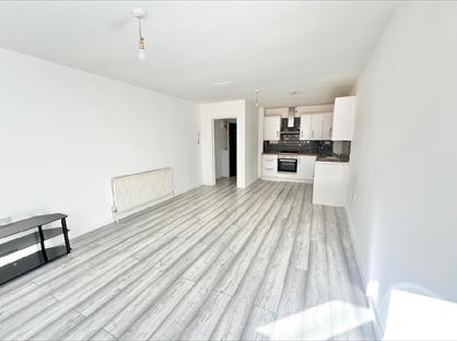 1 Bed Flat, Downs Road, LU1