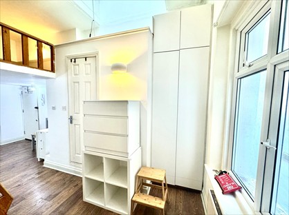 Studio Flat, Linden Gardens, W2
