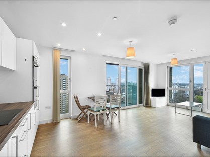 3 Bed Flat, Marner Point, E3