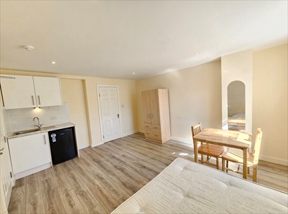 Room in a Shared House, London, NW7