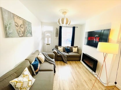 2 Bed End Terrace, Whitby Street, HU8