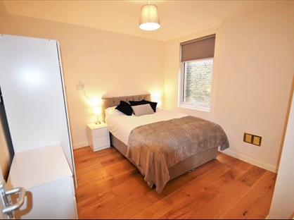 Room in a Shared House, Worple Road, SW20