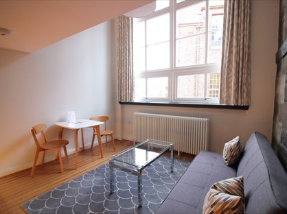 Studio Flat, Mcdonald Road, EH7