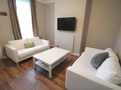 Room in a Shared House, Stanningley Road, LS12