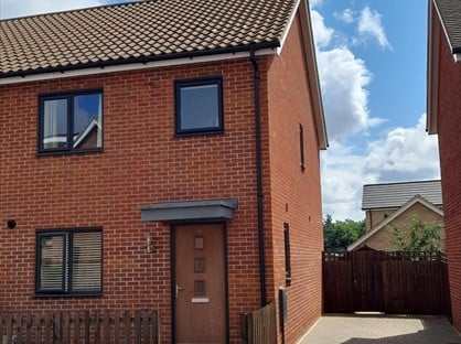 3 Bed Semi-Detached House, Vickers Way, CB23