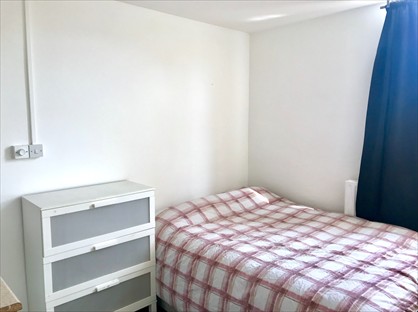 Studio Flat, Gladstone Building, DY1