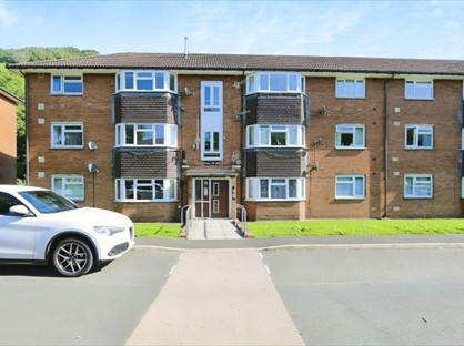 2 Bed Flat, Risca Road, NP11