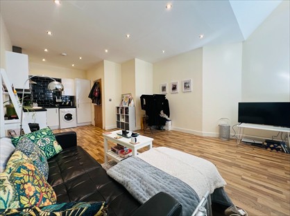 1 Bed Flat, Richardshaw Lane, LS28