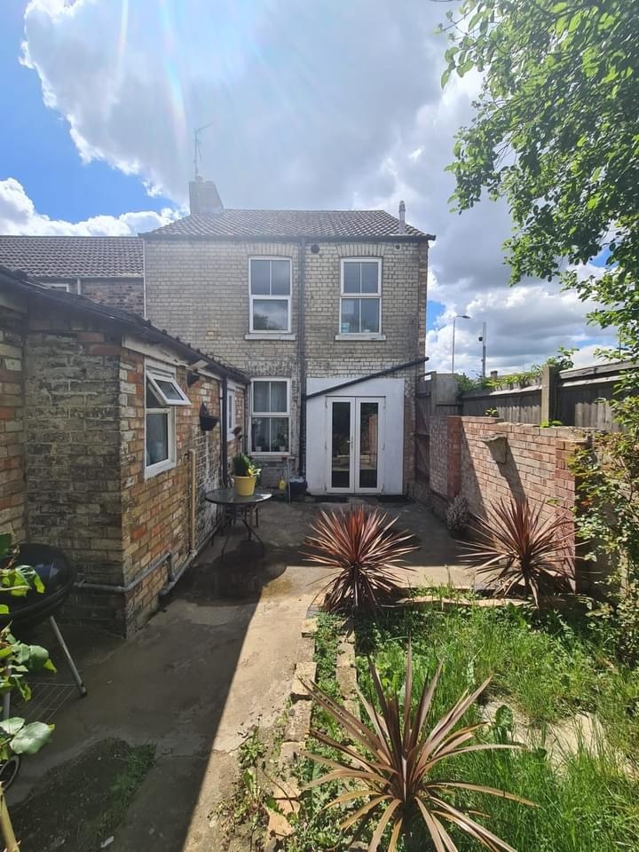 1 Bed Flat, Russell Street, PE1