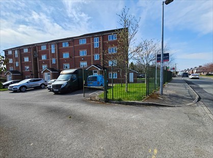 2 Bed Flat, Worsley Gardens, M28