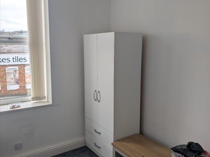Studio Flat, Shaw Road Rear Off, OL1
