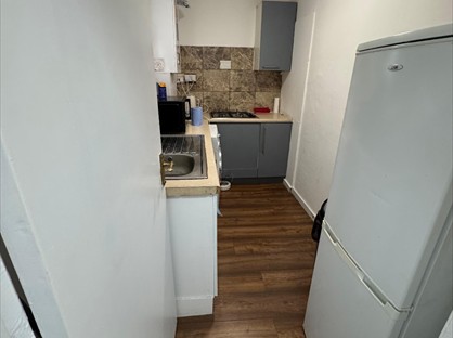 Room in a Shared House, Renfrew Road, TW4