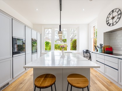 6 Bed Detached House, Southern Road, SO41