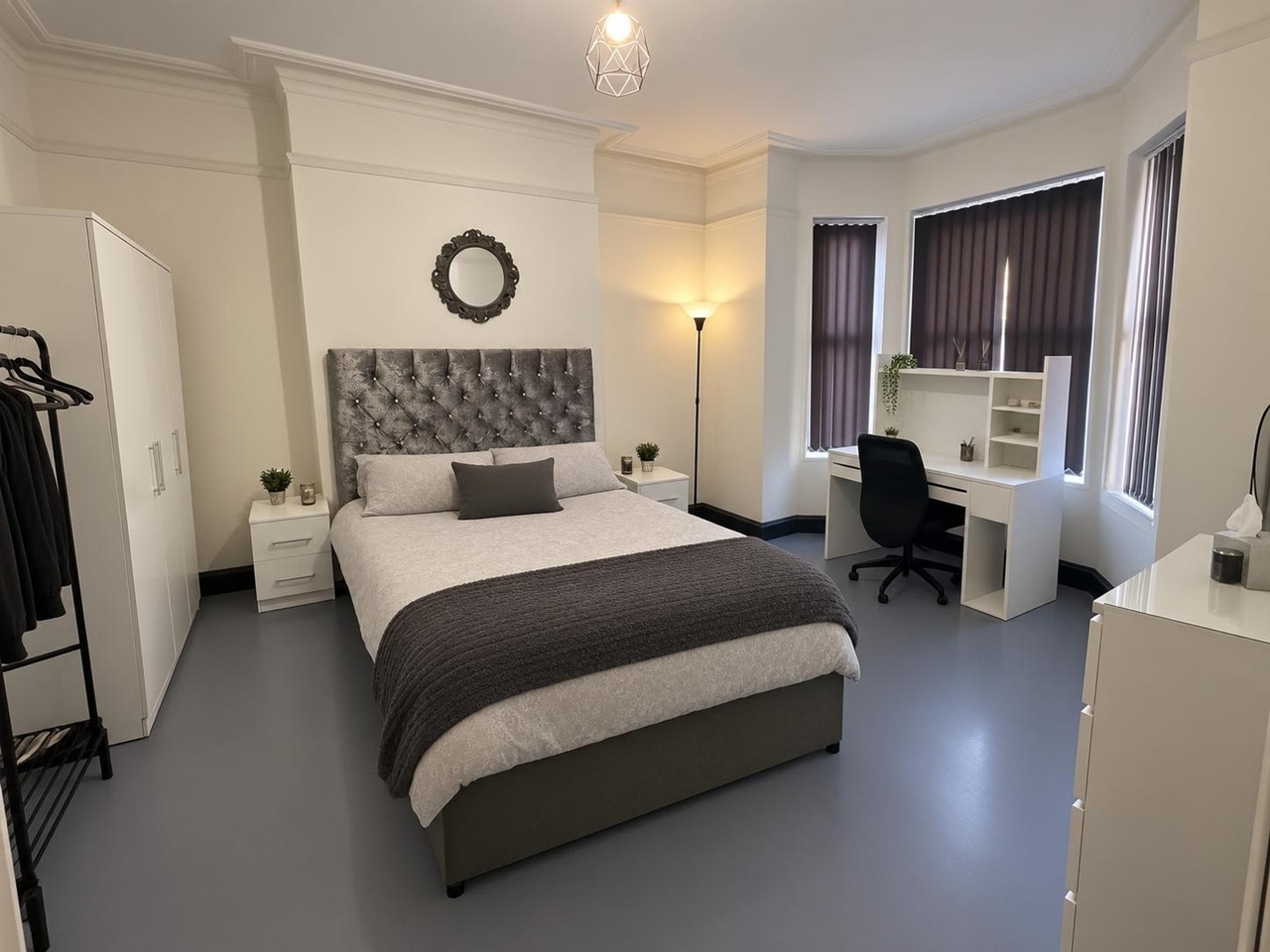 Room in a Shared House, Birchlane, M13