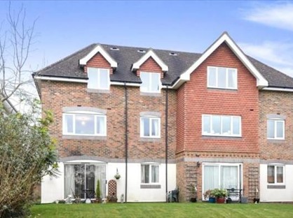 1 Bed Flat, Ladbroke Court, RH1