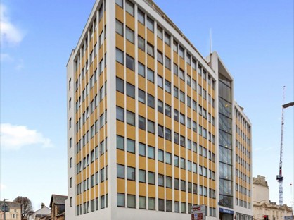 Studio Flat, Notte Street, PL1