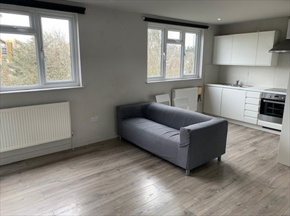 Studio Flat, Hendon Way, NW2