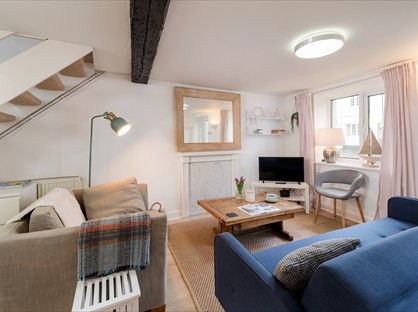 2 Bed End Terrace, High Street, EX3