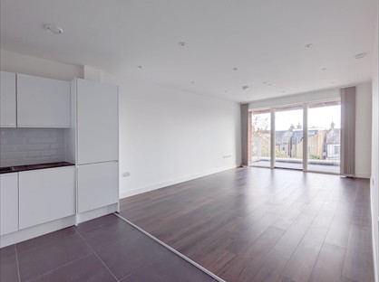 2 Bed Flat, Vicarage Road, WD18