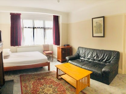 Room in a Shared House, Springfield Avenue, SW20