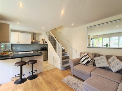 1 Bed Terraced House, Acorn Grove, HA4