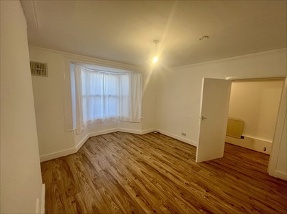 1 Bed Flat, Edenbridge Road, E9