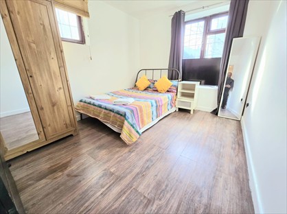 4 Bed Terraced House, Pitfield Street, N1