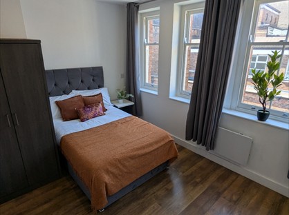 Bedsit, Ironmarket, ST5