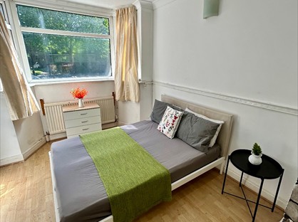 Room in a Shared House, Queensbury Road, HA0