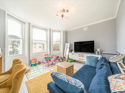 2 Bed Flat, Burnt Ash Hill, SE12