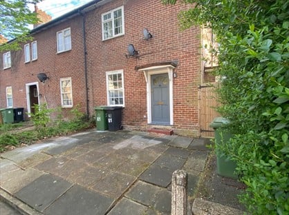 1 Bed Flat, Northover, BR1