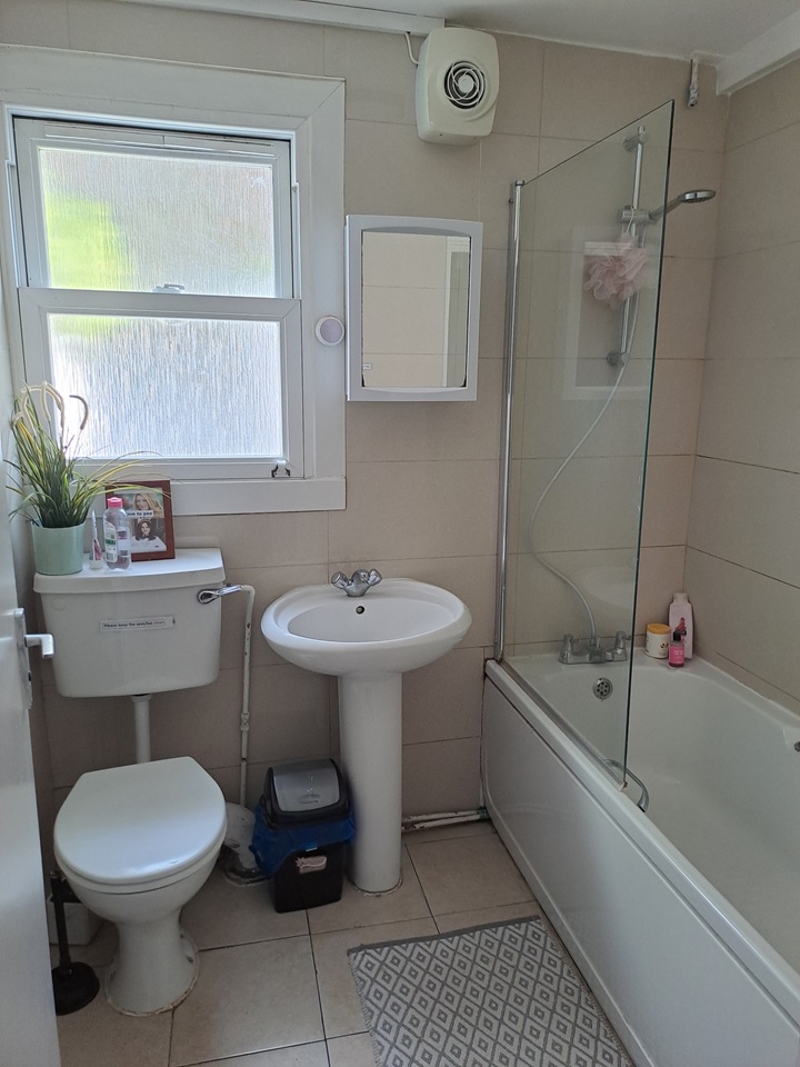 Additional image 8 of Room in a Shared House, Graces Road, SE5, N1 7GU