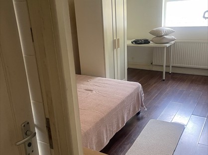 Room in a Shared House, Brixton, SW2
