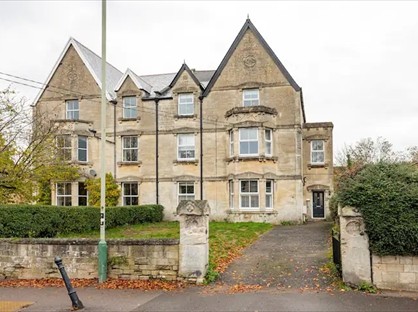 1 Bed Flat, Trowbridge Road, BA15