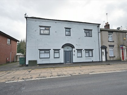 1 Bed Flat, Oldham Road, OL16