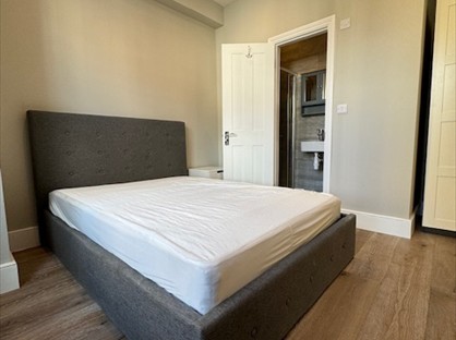 Room in a Shared House, Undine Street, SW17