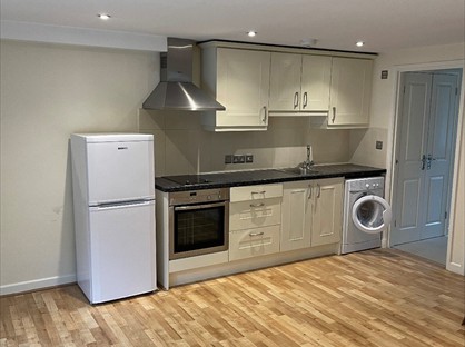 1 Bed Flat, West End, OX28