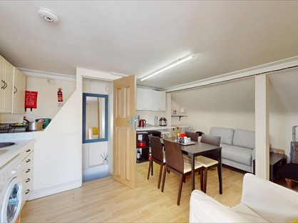 Room in a Shared Flat, Charring Cross Prime Location, WC2N