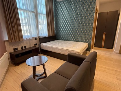Studio Flat, Produce Exchange Building, L2