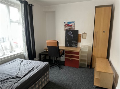 4 Bed Terraced House, Queen Street, CF37