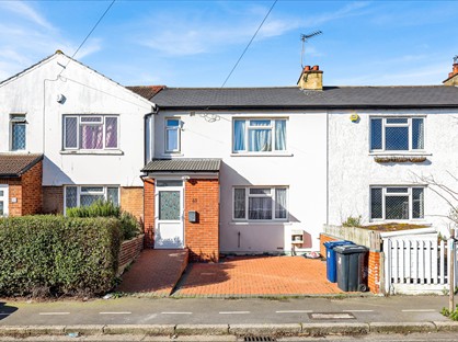 4 Bed Terraced House, Almond Avenue, W5