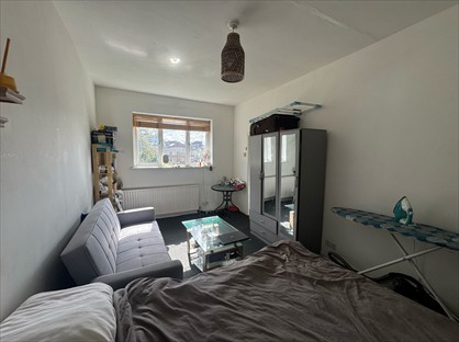 1 Bed Flat, Bulstrode Road, TW3