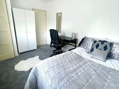 6 Bed Terraced House, Cedar Way, GU1