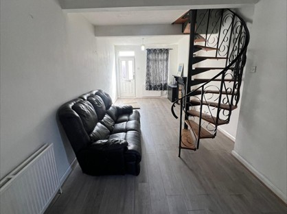 2 Bed Semi-Detached House, Chequer Street, LU1