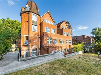 Studio Flat, Fitzjohns Ave, NW3