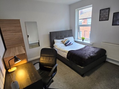 Room in a Shared House, Portland Street, WF1