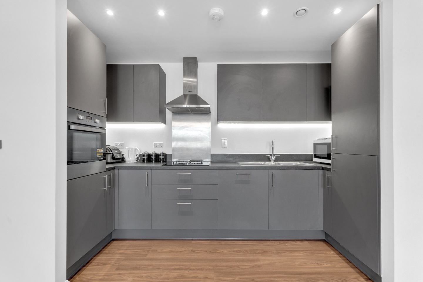 Dartford - 2 Bed Flat, Brewer Square, DA1 - To Rent Now for £2,850.00 p/m