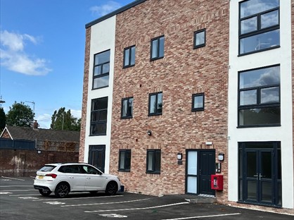 2 Bed Flat, Woodlands Village, WF1
