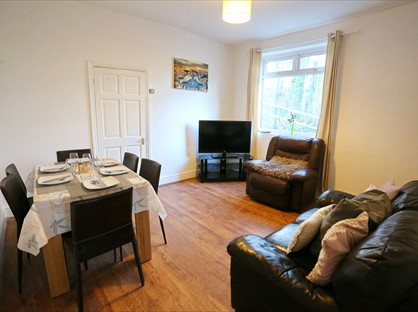 4 Bed Semi-Detached House, Wallness Lane, M6